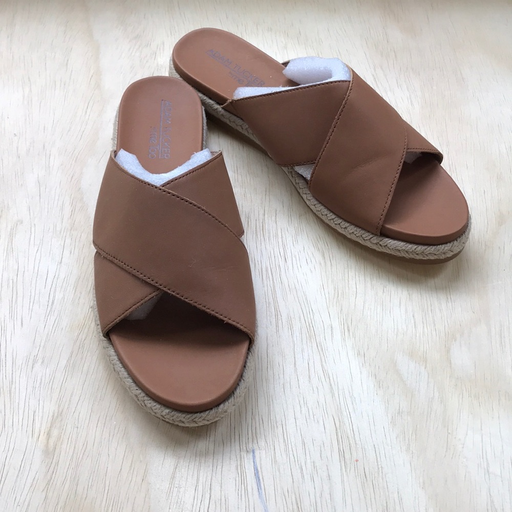 NWT Adam Tucker Reeta Slides